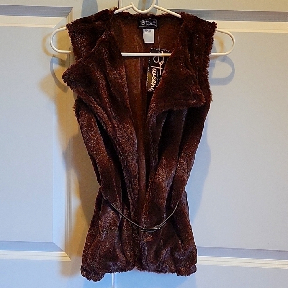 Girl faux fur belted vest, NWT, sz 14/16